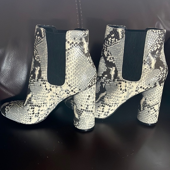 Marciano women’s leather snakeskin print ankle booties size 9M - Picture 5 of 11